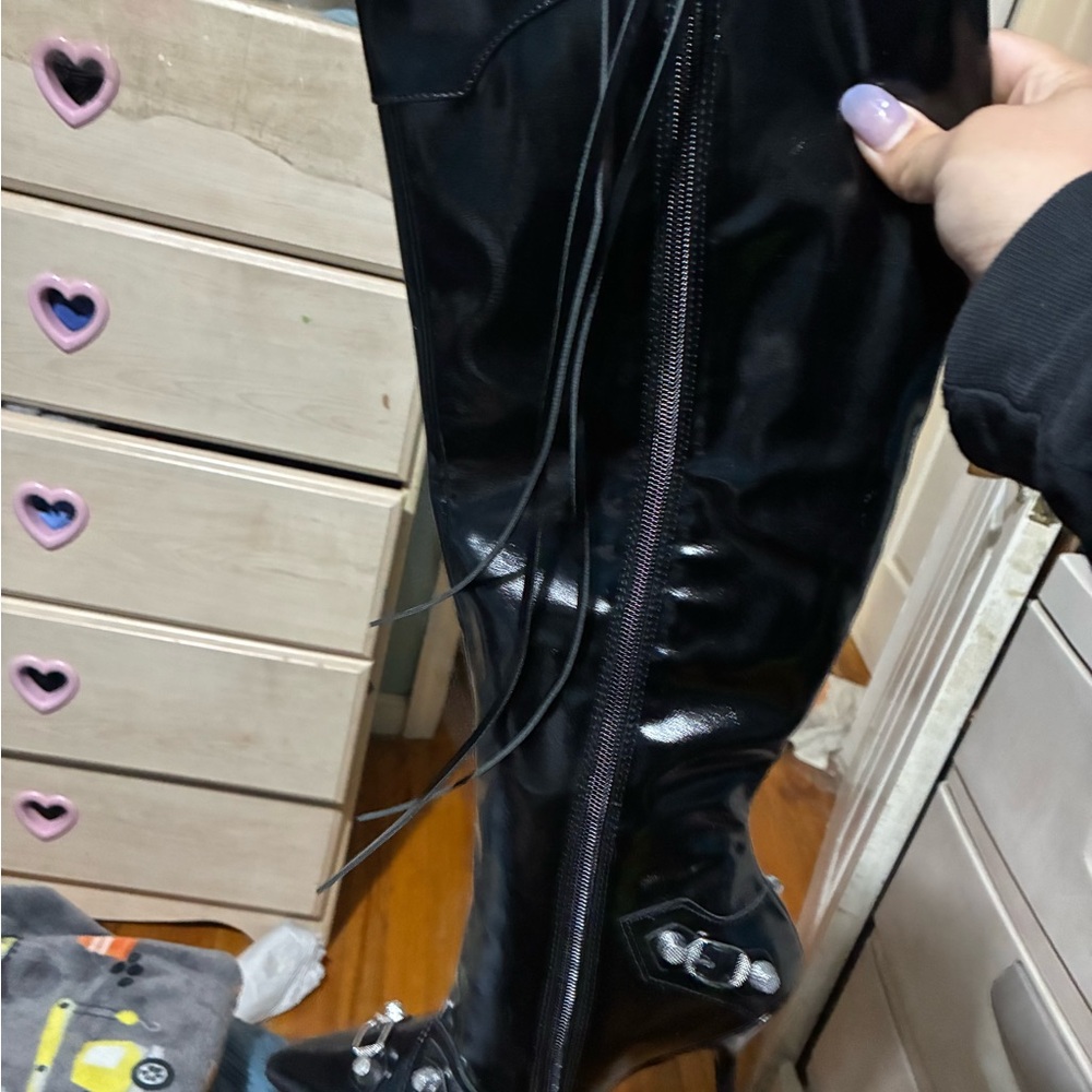 Black Pointed-Toe Stiletto Knee-High Boot - Picture 2 of 5